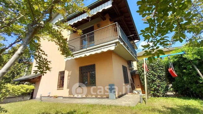 Casa indipendente in residenziale in