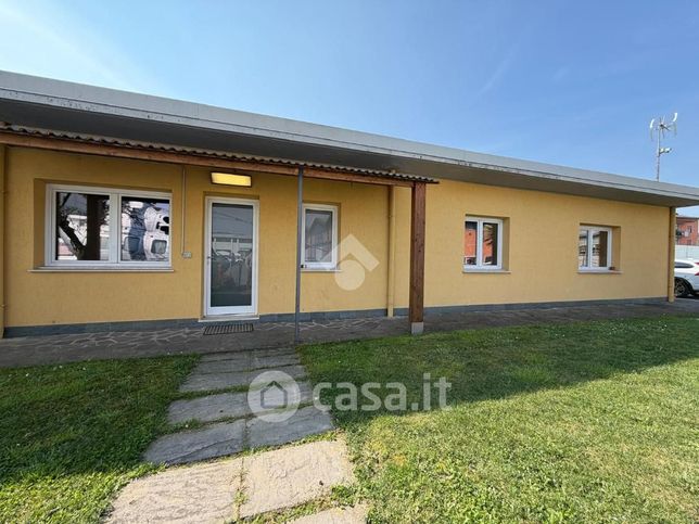 Ufficio in commerciale in Via Tonale 5