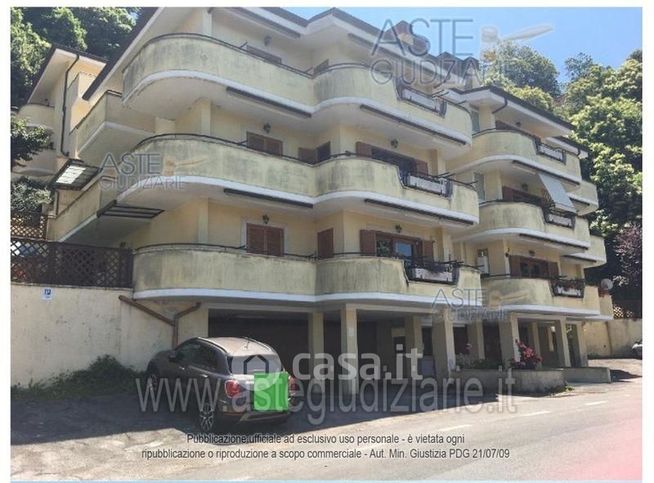 Box/posto auto in residenziale in Via Roma 81