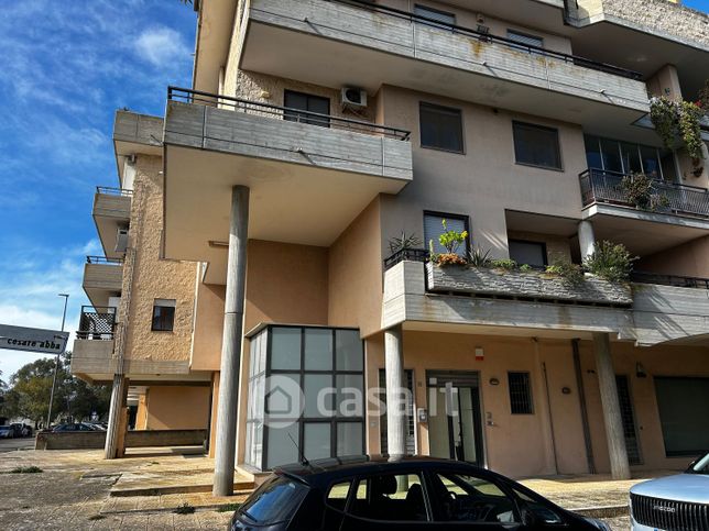 Ufficio in commerciale in Via Fiesole