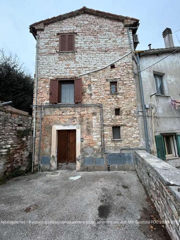 Casa indipendente in residenziale in Via Mascioli 1