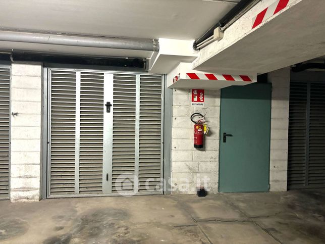Box/posto auto in residenziale in Via Enrico de Nicola 1
