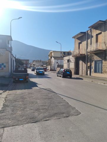 Box/posto auto in residenziale in Via delle Fontane