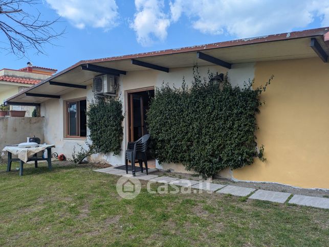 Casa indipendente in residenziale in Via Cuma