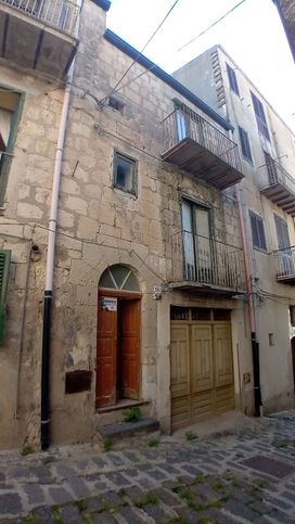 Casa indipendente in residenziale in Via Sorce Malaspina