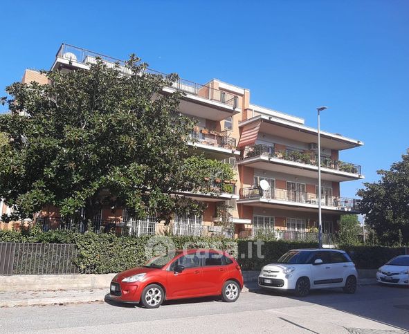 Appartamento in residenziale in Via Veio 5