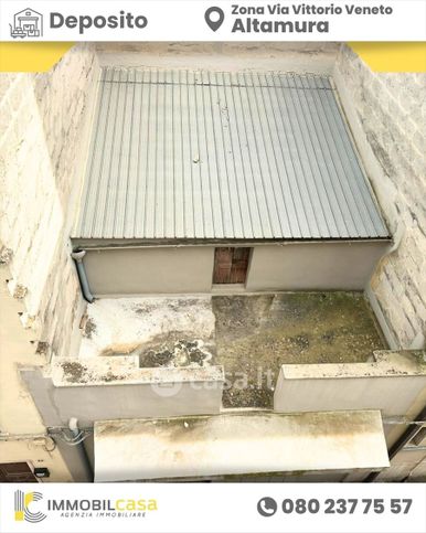 Box/posto auto in residenziale in Via Vittorio Veneto