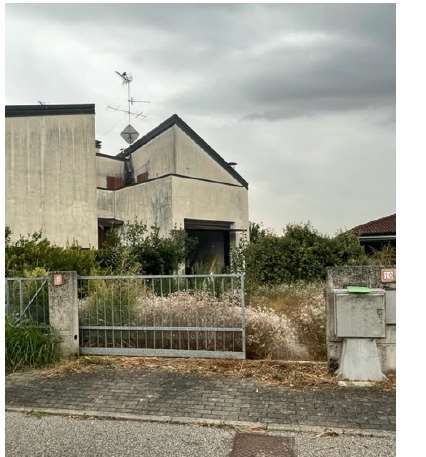 Casa bi/trifamiliare in residenziale in Via Tomaso Solci 8