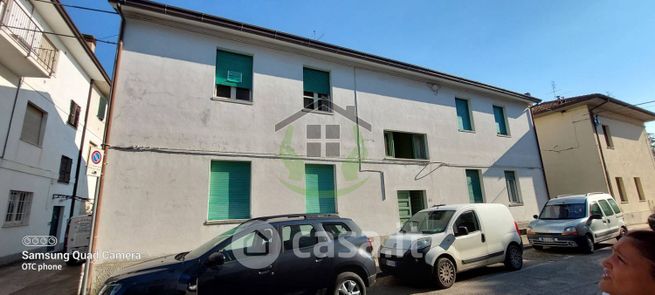 Appartamento in residenziale in Via Bertacchini 18