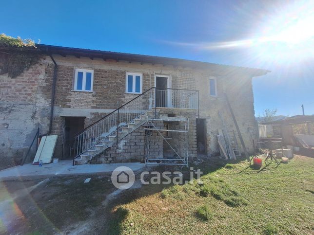 Rustico/casale in residenziale in Via Comunali