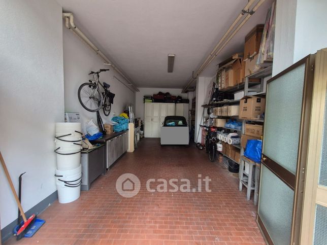Box/posto auto in residenziale in Via Giovanni Lanza