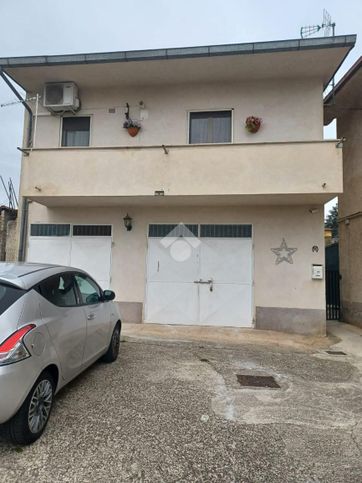 Appartamento in residenziale in Via Giovanni Verga 13