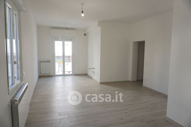 Appartamento in residenziale in Via Bafile 32