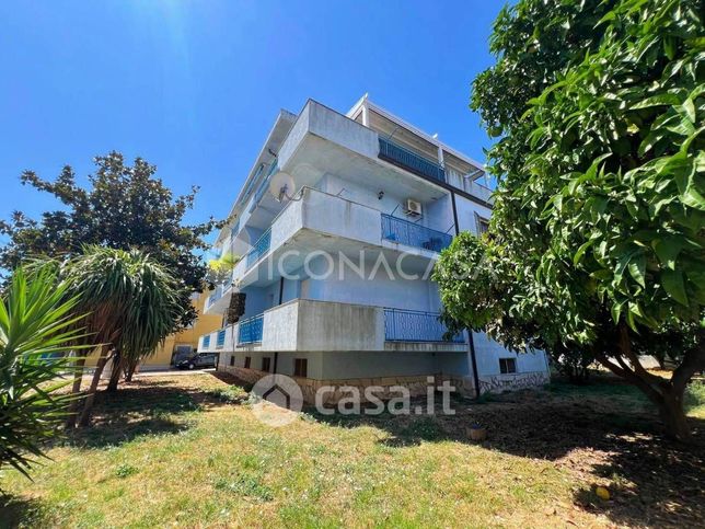Appartamento in residenziale in Via Montegrappa