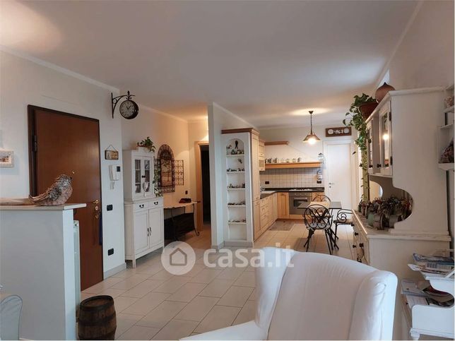 Appartamento in residenziale in Via Monsignore Bonvini 13