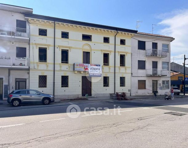 Appartamento in residenziale in Piazza Ungheria 14