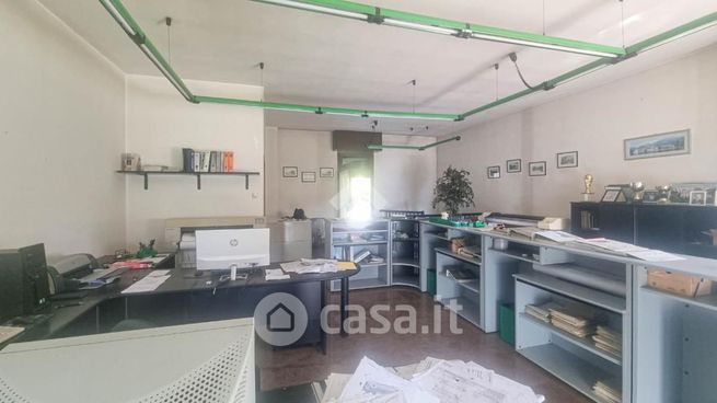 Ufficio in commerciale in Via Aldo Moro 14