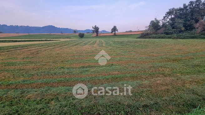 Terreno agricolo in commerciale in Via XXV Aprile