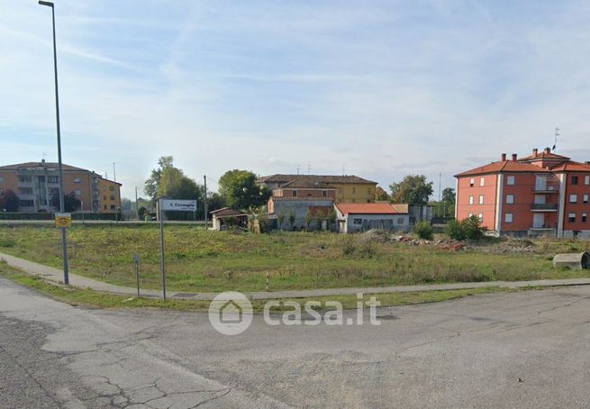 Terreno edificabile in residenziale in Via Emore Tirelli 14