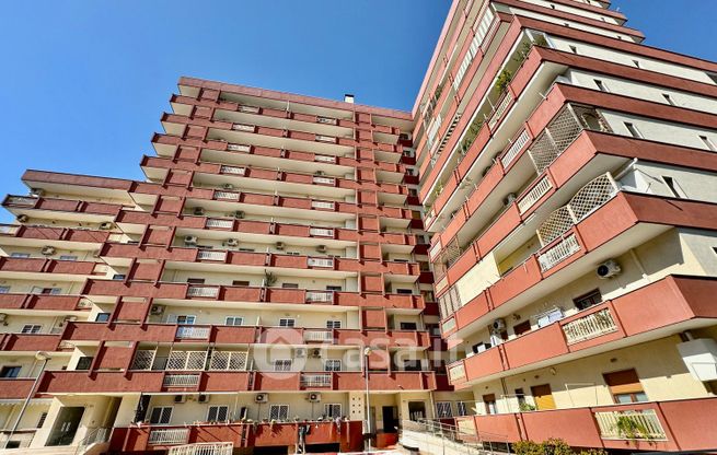 Appartamento in residenziale in Via Giulio Petroni 117