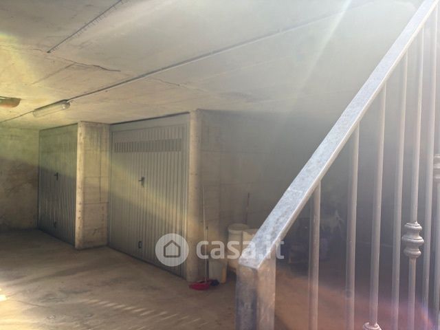 Box/posto auto in residenziale in Piazza XI Febbraio 4