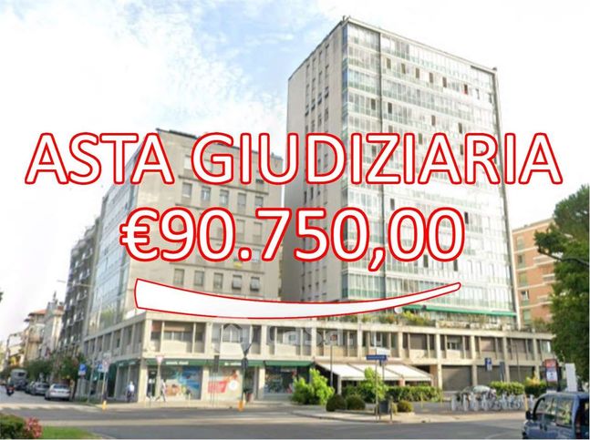 Appartamento in residenziale in Viale Giacomo Leopardi 43