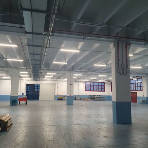 Capannone in commerciale in Strada Senza Nome