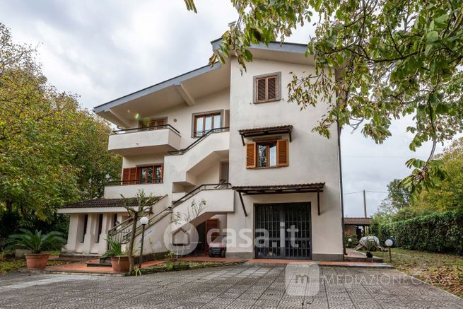 Villa in residenziale in Colle Pereto