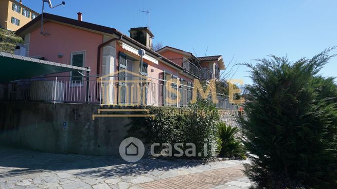 Villetta a schiera in residenziale in Via Tangone 2-B