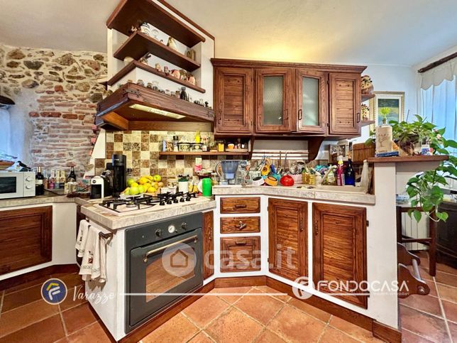 Casa bi/trifamiliare in residenziale in Via Fossello