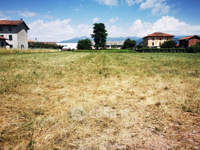 Terreno edificabile in residenziale in Via Cossettini