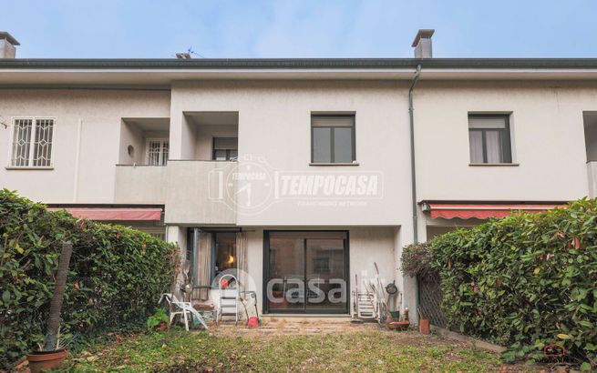 Casa indipendente in residenziale in Via Aspromonte