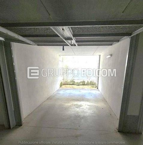 Garage/posto auto in residenziale in Via Volperara