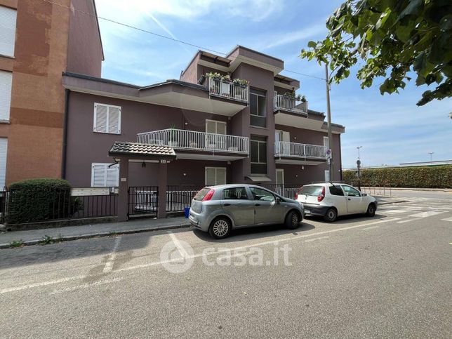 Appartamento in residenziale in Via Giulio Tarra 33