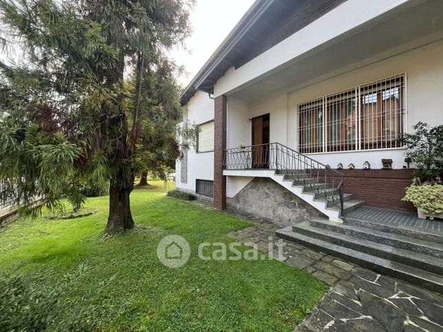 Appartamento in residenziale in Via Lombardia