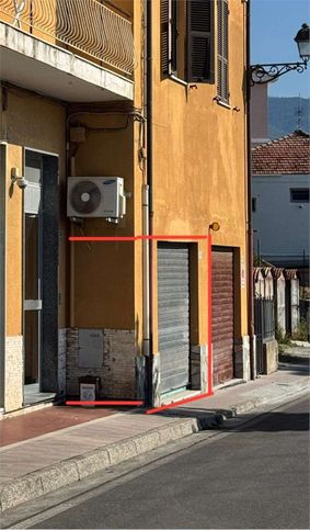 Box/posto auto in residenziale in Via Umberto 27