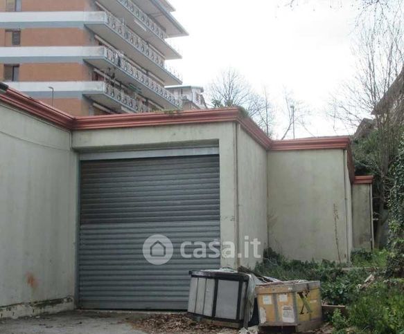 Garage/posto auto in residenziale in Via Francesco Villani