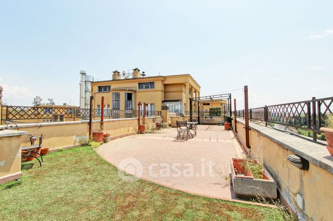 Attico/mansarda in residenziale in Viale XXI Aprile