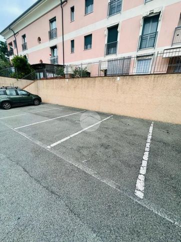 Garage/posto auto in residenziale in Via Fabbrica e Valle