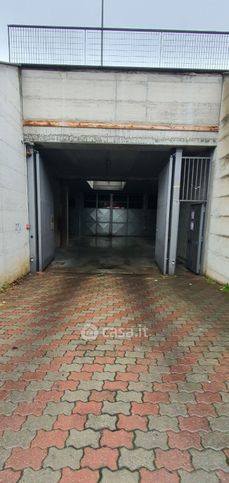Box/posto auto in residenziale in Via Riesi 19