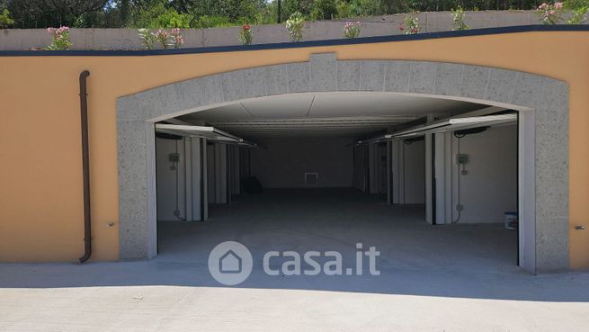 Garage/posto auto in residenziale in Via delle Buche 47