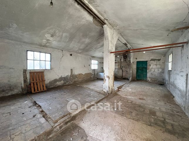 Box/posto auto in residenziale in Via Odoardo Gigliarelli 24