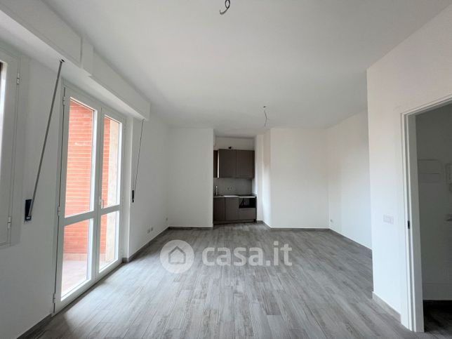 Appartamento in residenziale in Via Lorenteggio