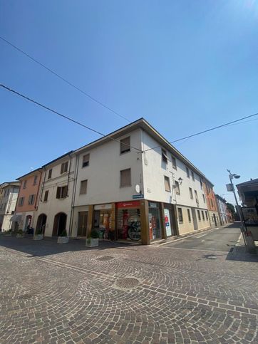 Negozio/locale commerciale in commerciale in 