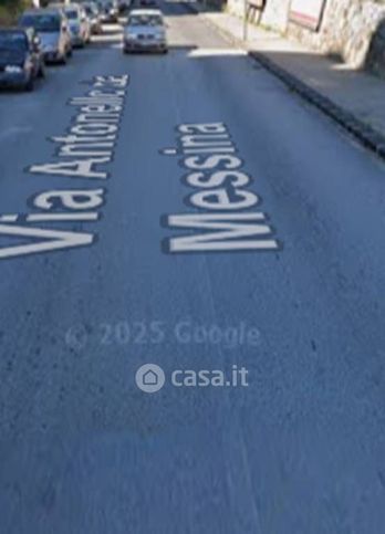 Capannone in commerciale in Via Antonello da Messina