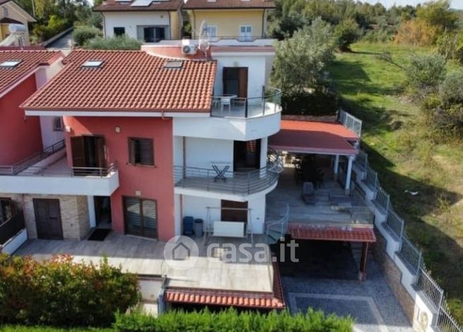 Villa in residenziale in Via Raffaello Sanzio