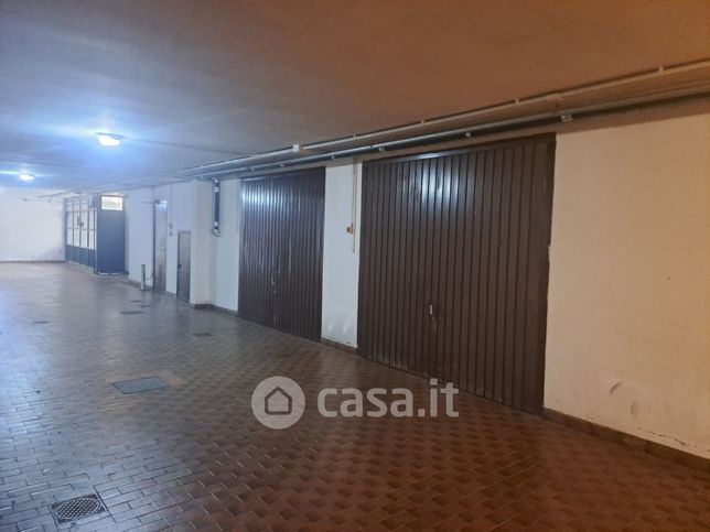 Garage/posto auto in residenziale in Via Giappone 11