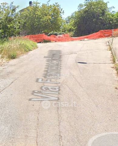 Box/posto auto in residenziale in Via Francesco Baracca 26