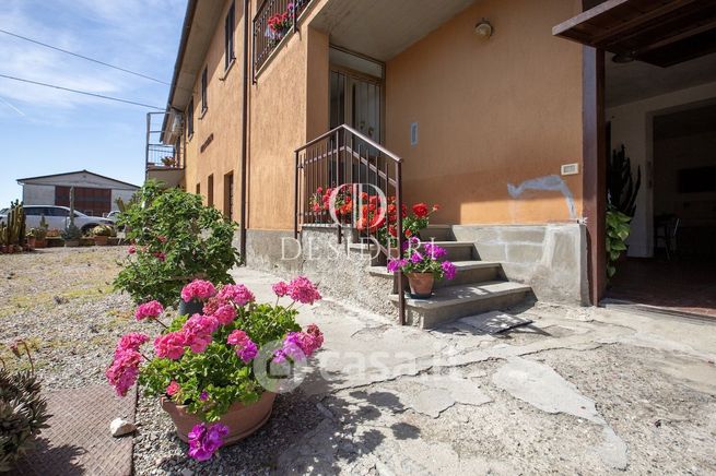 Rustico/casale in residenziale in Strada del Poggiale 9