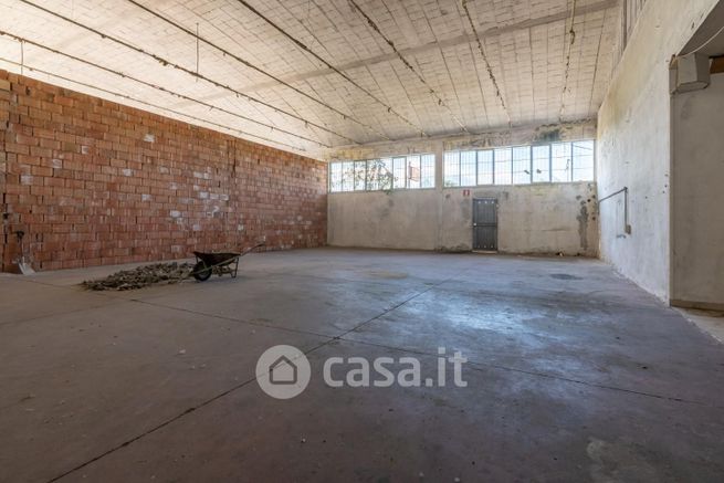 Capannone in commerciale in Via Aligi Barducci 2
